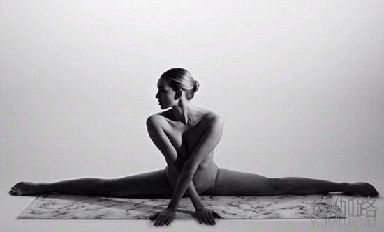 Nude Yoga Girl图3